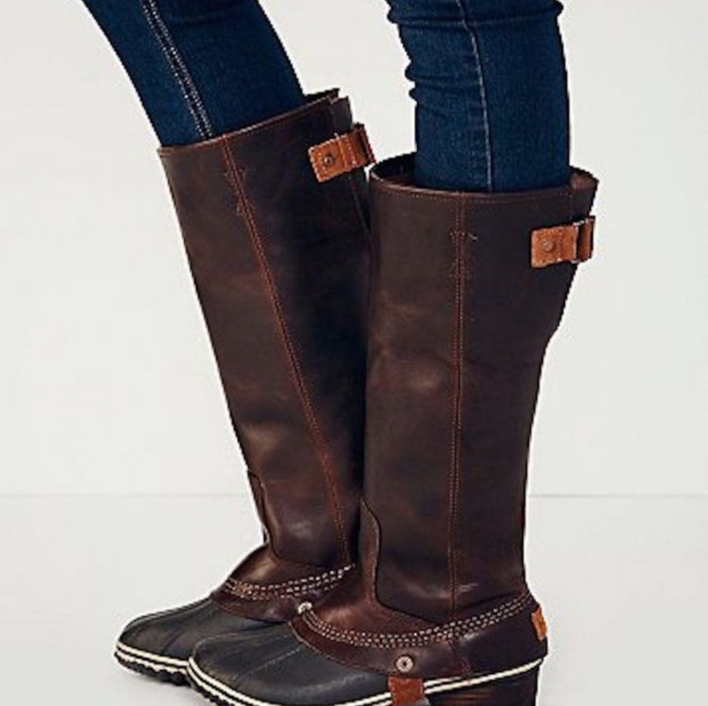 ISO Not selling. Sorel slimpack size 8.